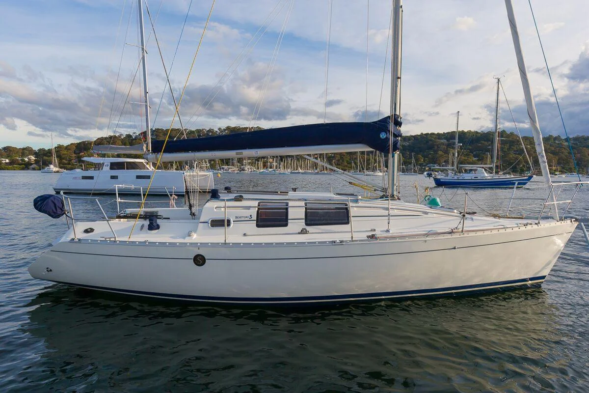 Beneteau First 32S5 1989 boat specs