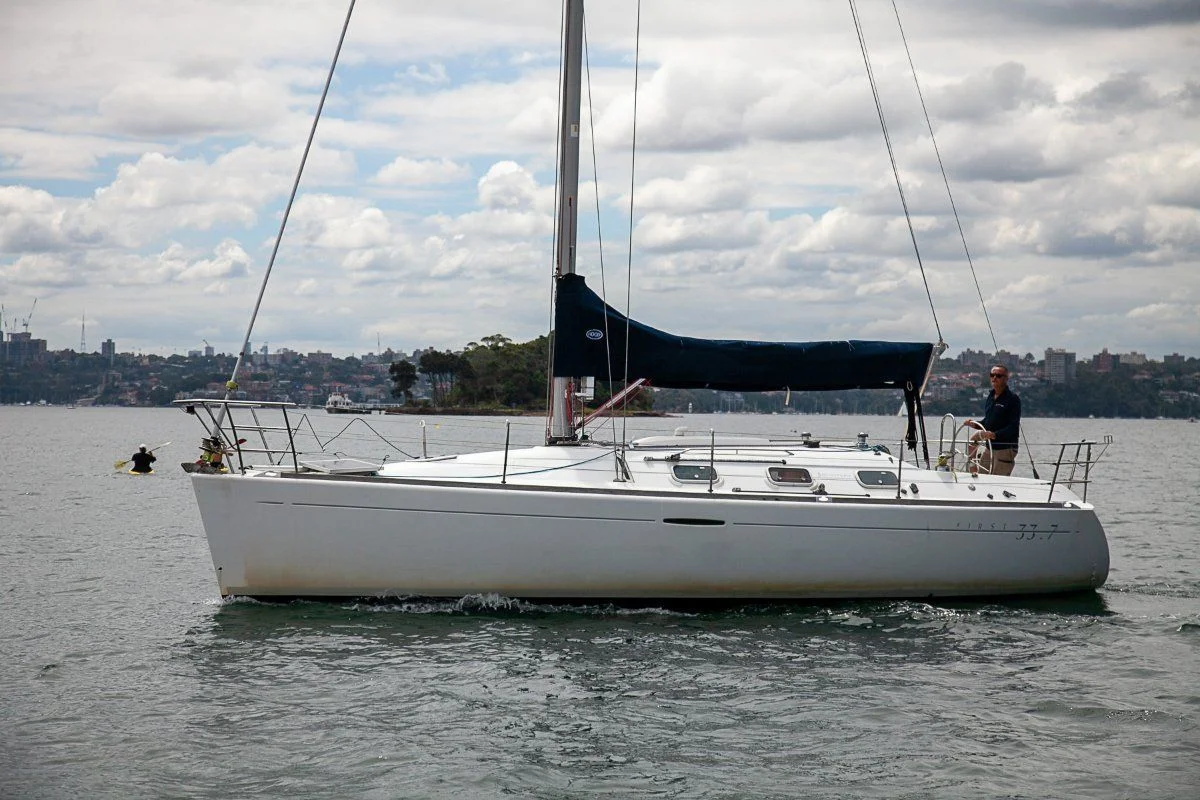 Beneteau First 33.7 Deep draft 1996 boat specs