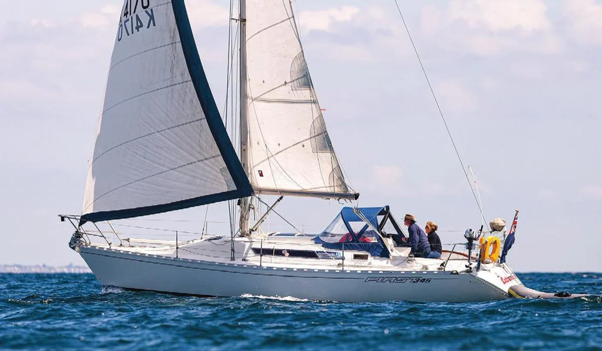 Beneteau First 345 1983 boat specs