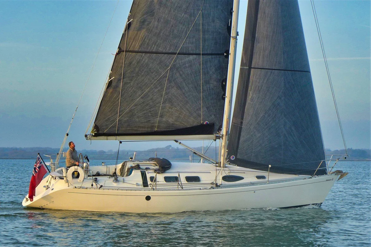 Beneteau First 38S5 1989 boat specs
