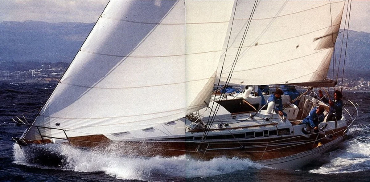 Beneteau First 435 1984 boat specs
