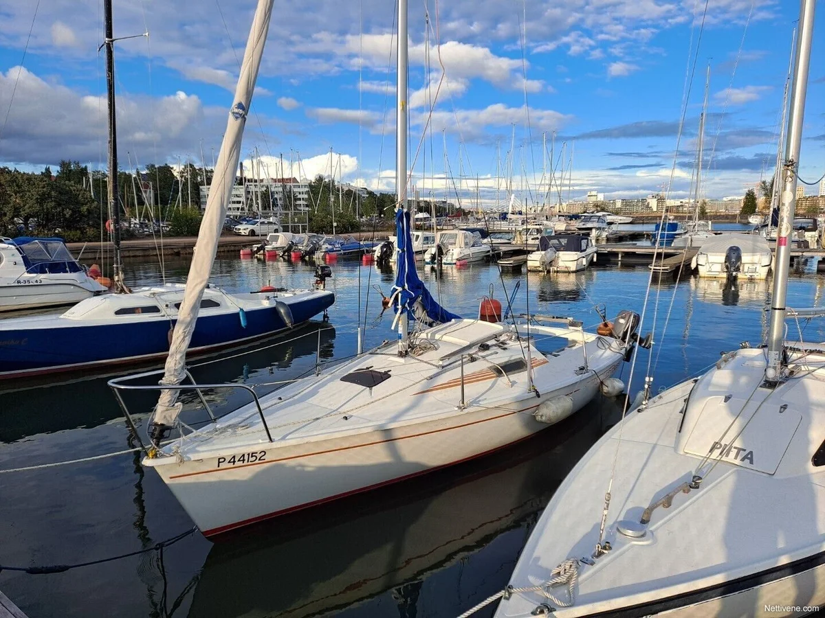 Beneteau First Class 7 1985 boat specs