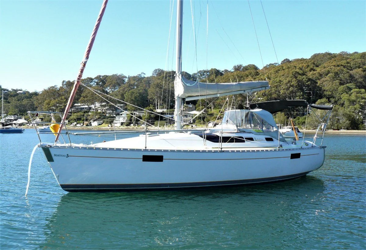Beneteau Oceanis 320 1987 boat specs