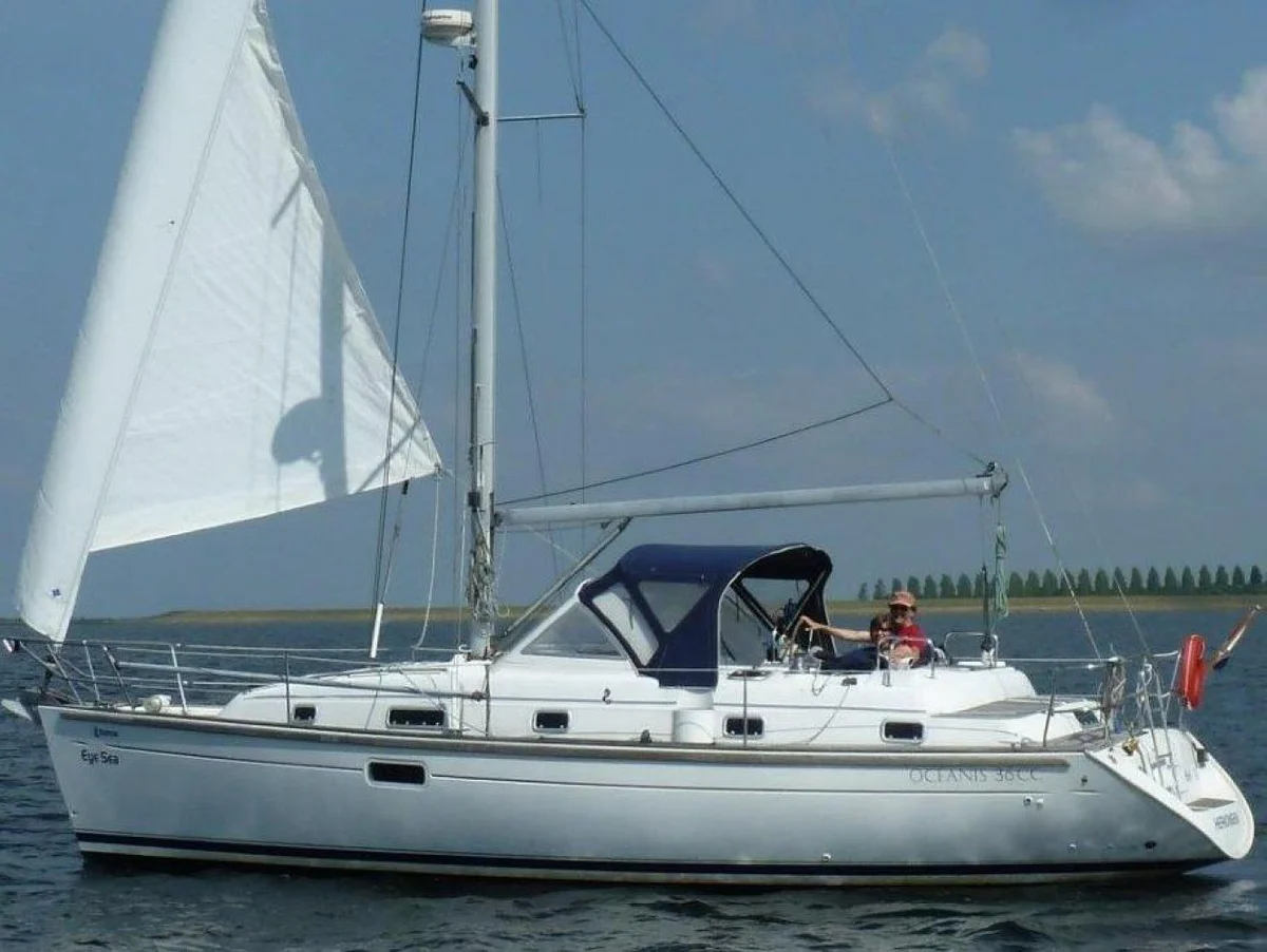Beneteau Oceanis 36 CC 1996 boat specs