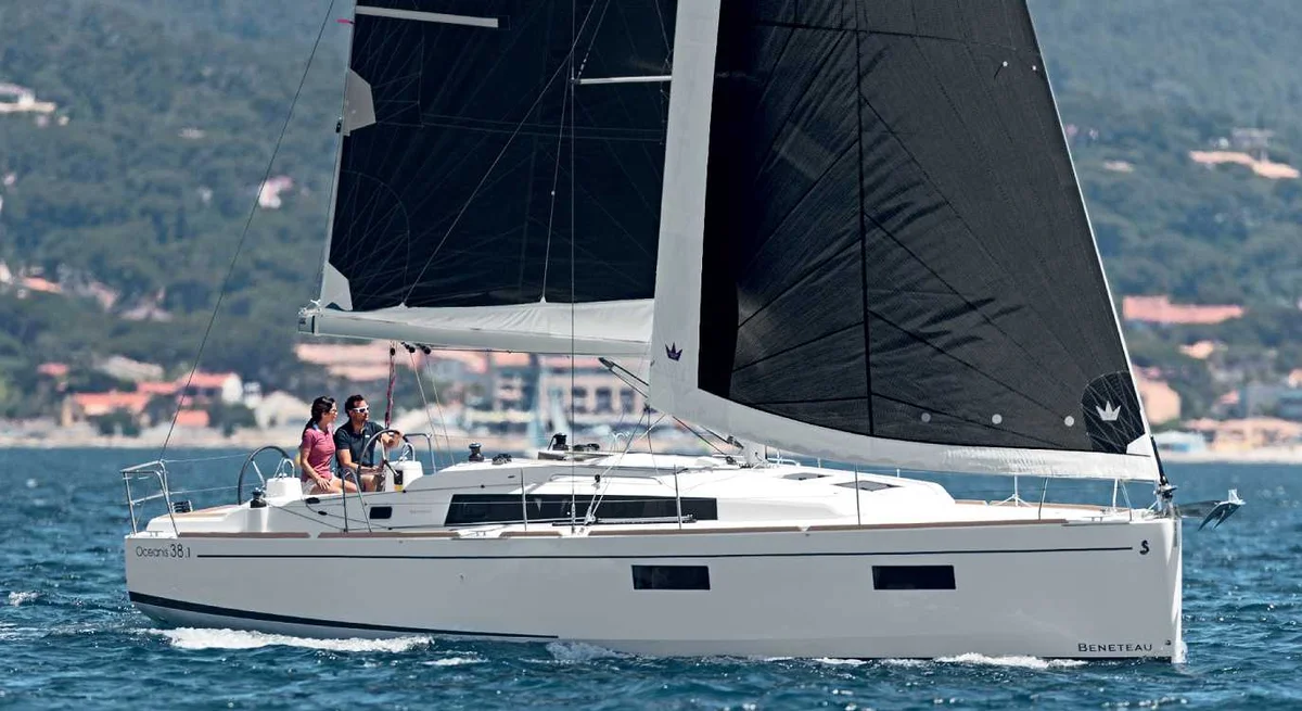 Beneteau Oceanis 38.1 2016 boat specs