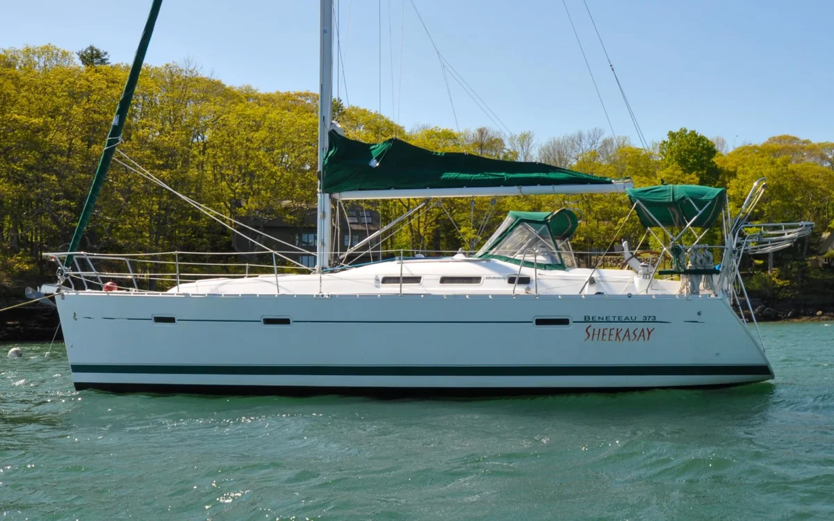 Beneteau Oceanis Clipper 373 2008 boat specs
