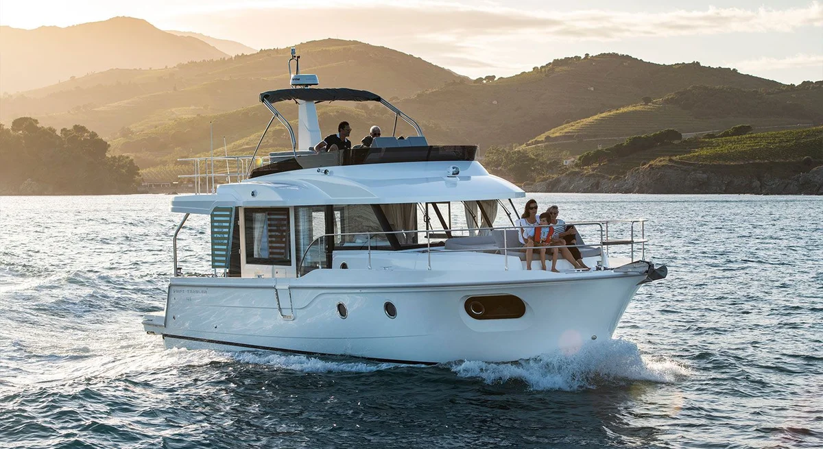 Beneteau Swift Trawler 41 Fly 2021 boat specs