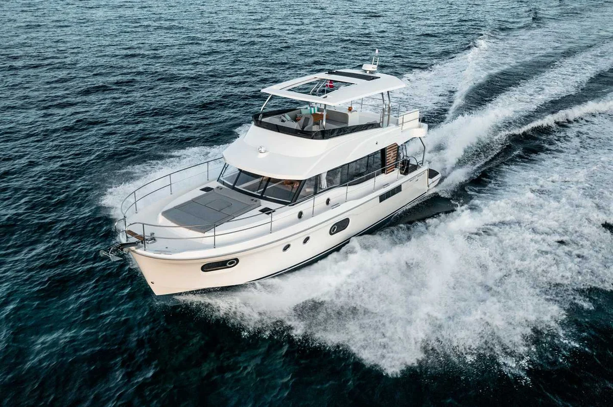 Beneteau Swift Trawler 48 2021 boat specs
