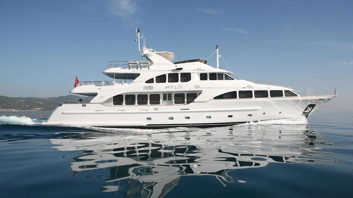 Benetti Yachts Tradition 100 2009 boat specs