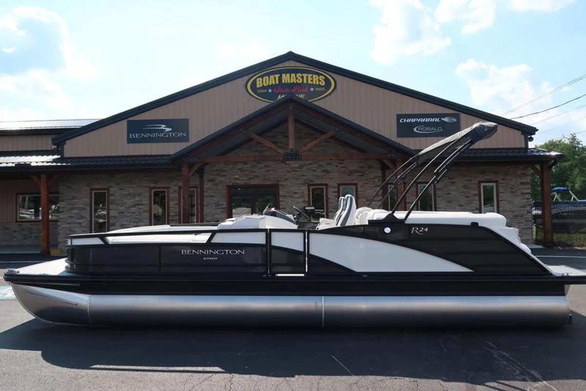 Bennington 24 RTFB 2022 boat specs