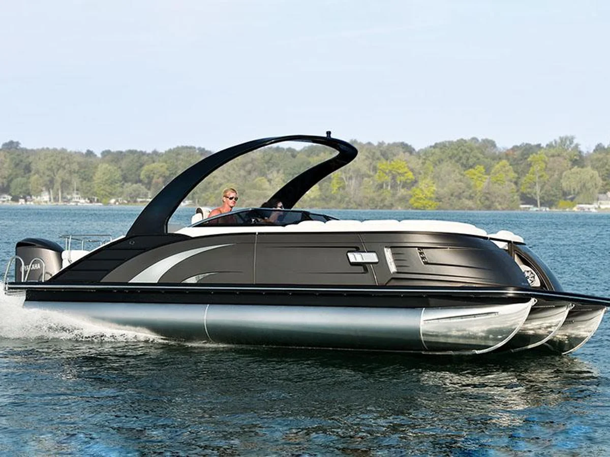 Bennington QX 2016 boat specs