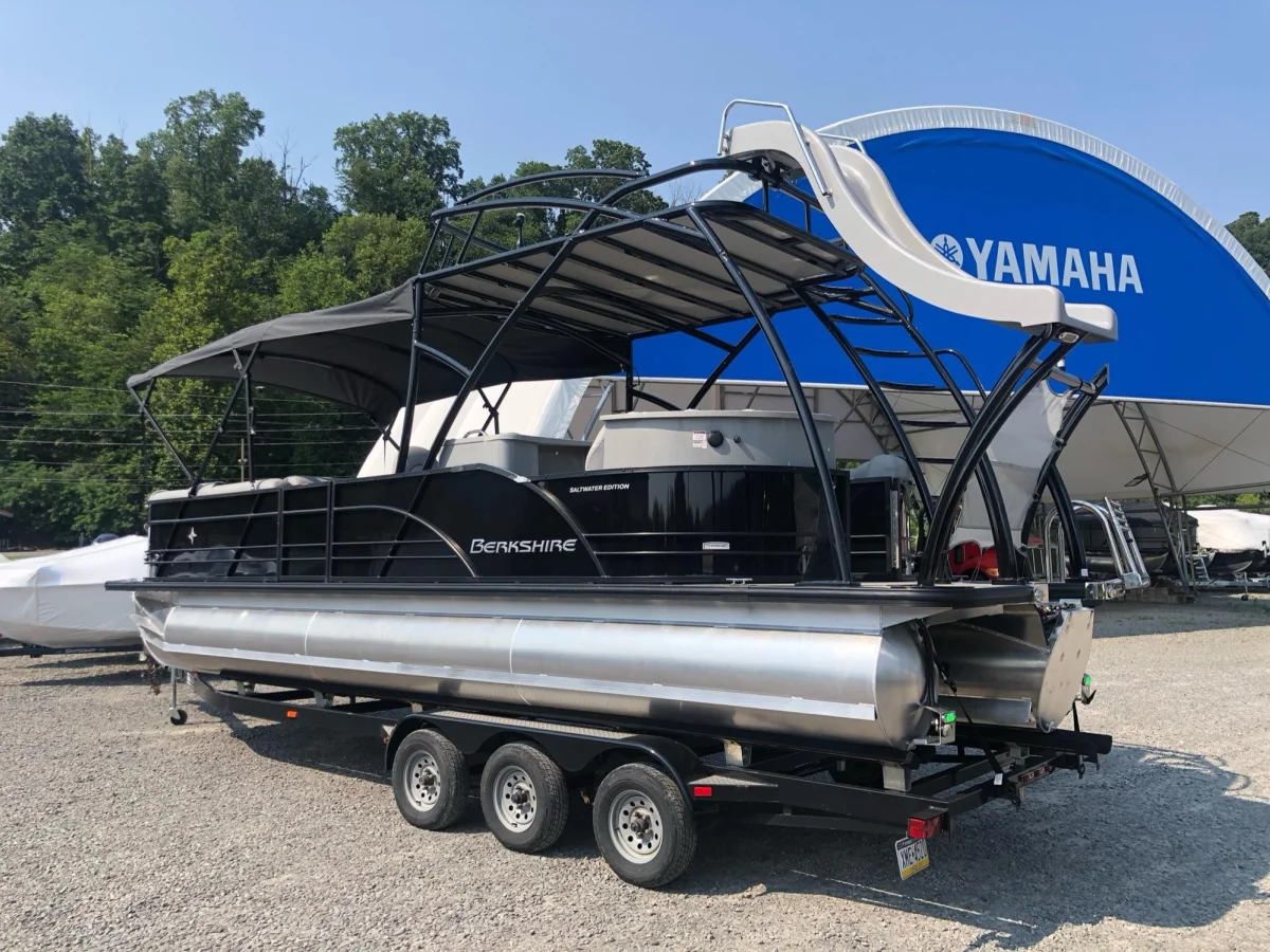 Berkshire Pontoons 27RFXUDSXR STS TRITOON 2022 boat specs