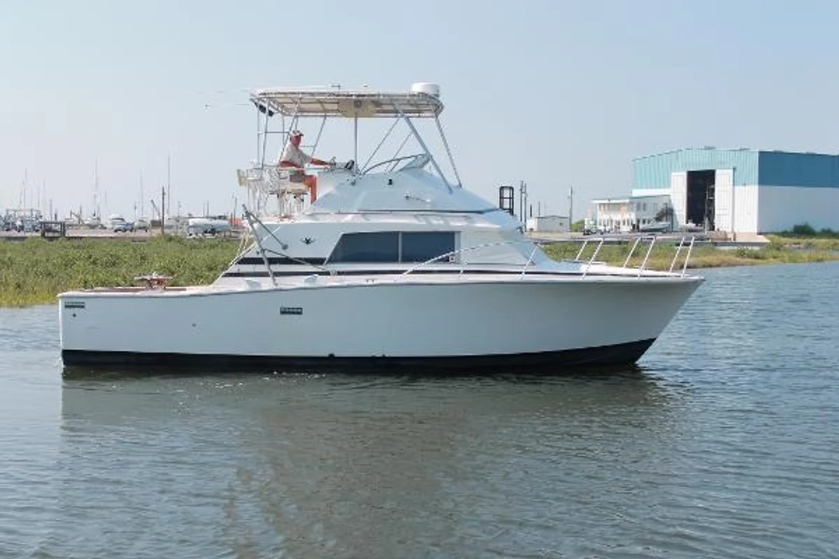 Bertram 33 Sport Fisherman 1979 boat specs