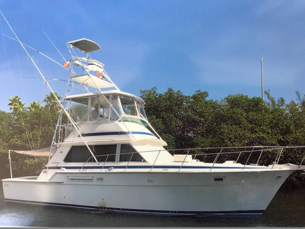 Bertram Convertible 1985 boat specs