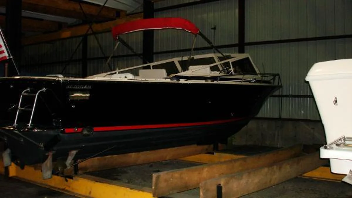 Bertram MOPPIE 1983 boat specs