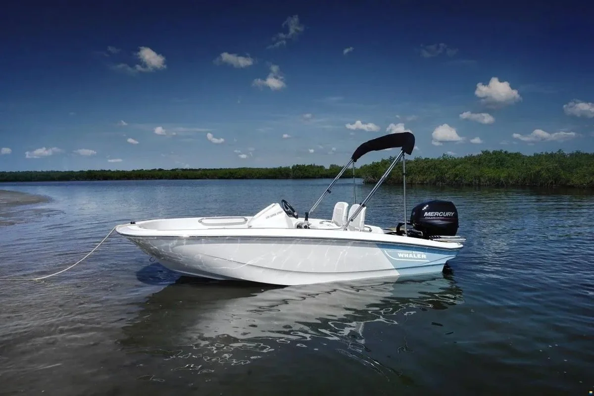 Boston Whaler 130 Super Sport Super Sport 2021 boat specs