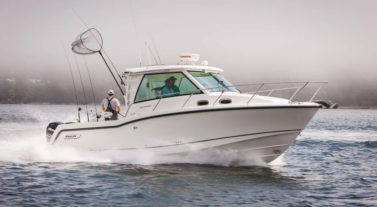 Boston Whaler 315 Conquest 2018 boat specs