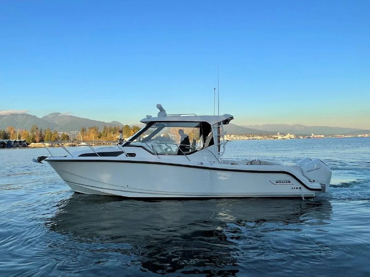 Boston Whaler 325 Conquest Pilothouse 2023 boat specs