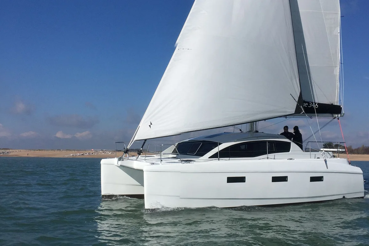 Broadblue 346 2006 boat specs