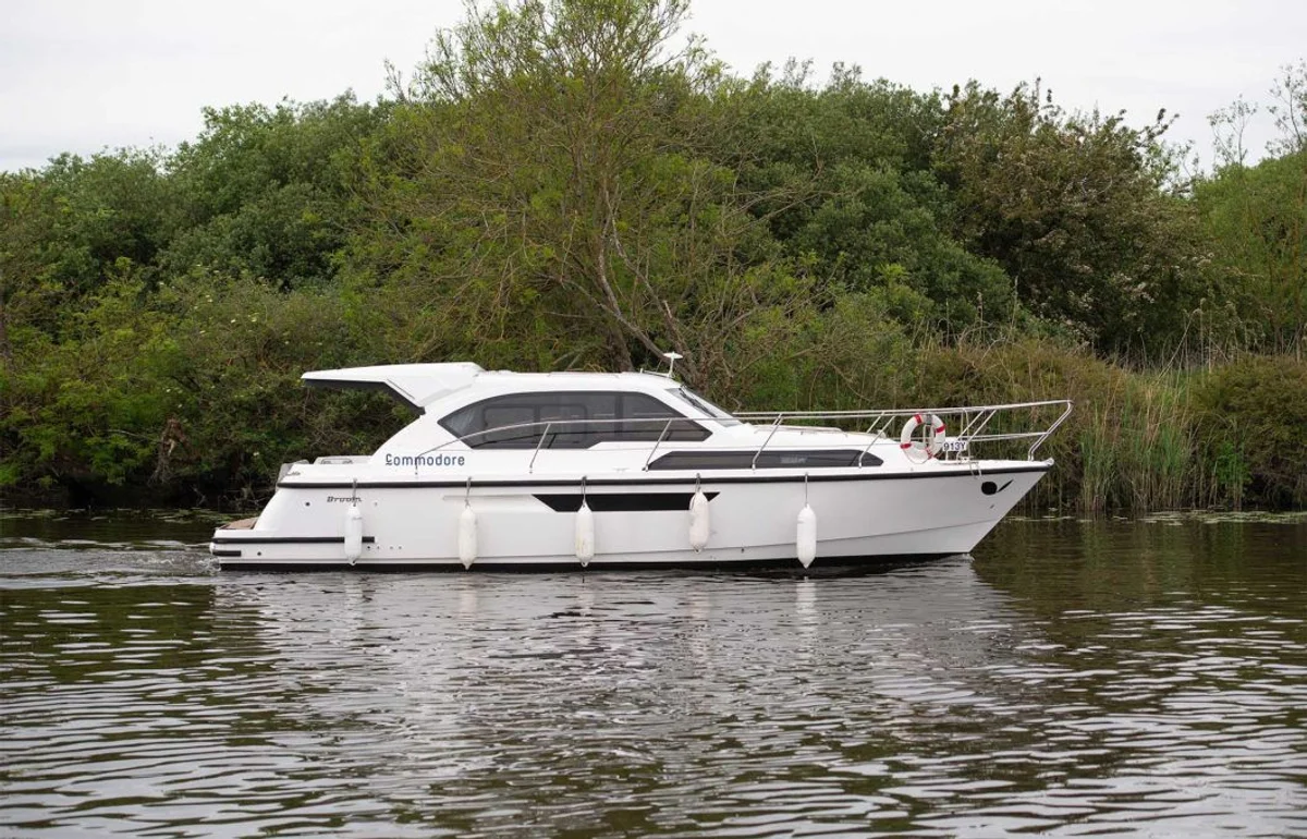 Broom Boats Commodore 2020 boat specs