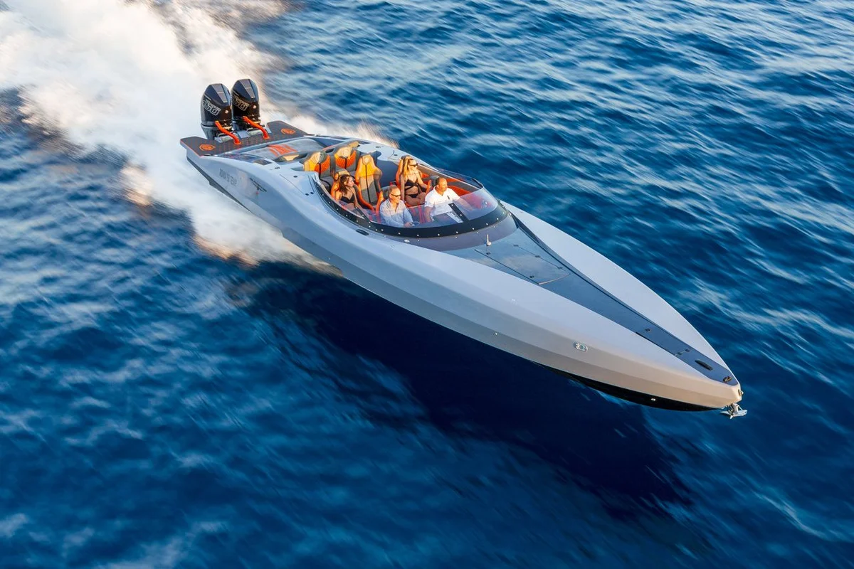 Canados Gladiator 411 Carbon  2021 boat specs