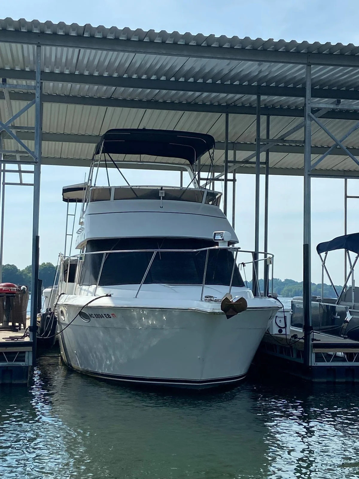 Carver Yachts 325 1997 boat specs