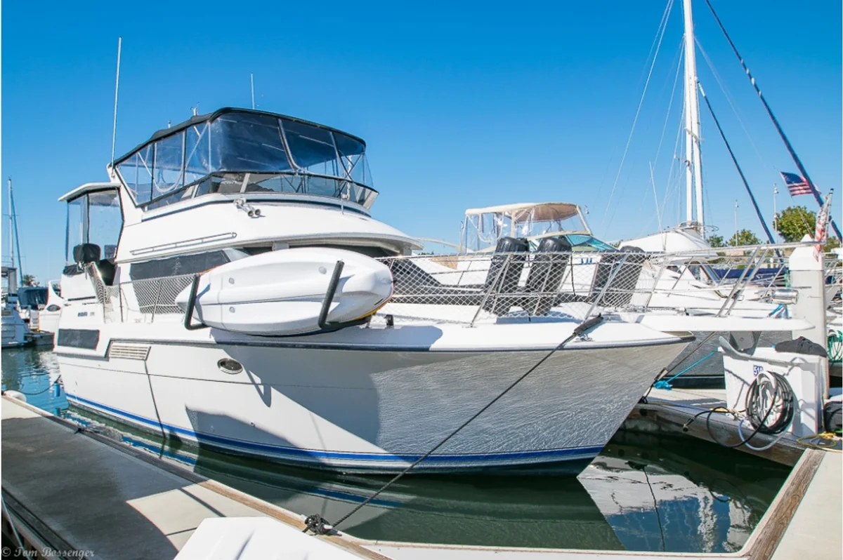 Carver Yachts 370 Aft 1994 boat specs