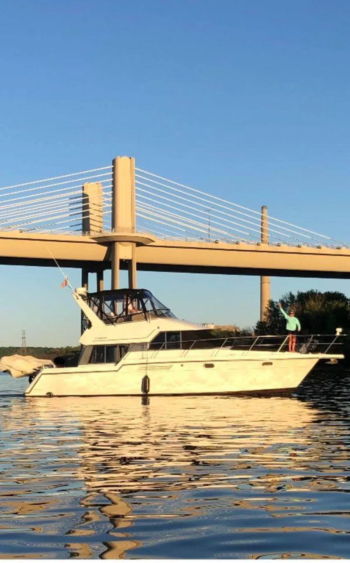 Carver Yachts 370 Voyager 1995 boat specs
