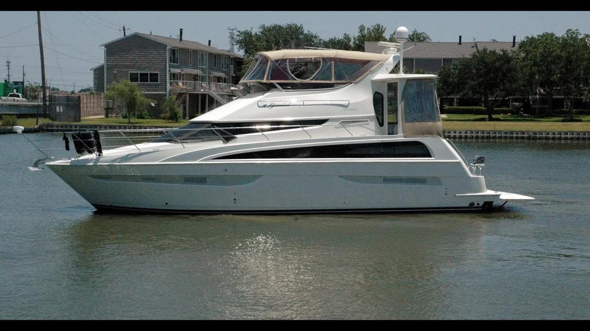 Carver Yachts 43 Motor Yacht 2007 boat specs