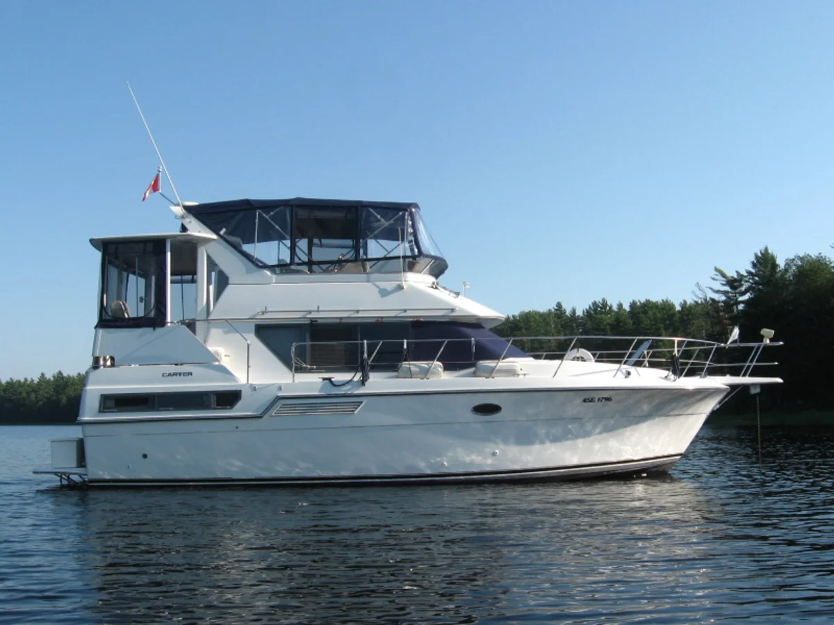 Carver Yachts AFT CABIN MOTOR YACHT 1995 boat specs