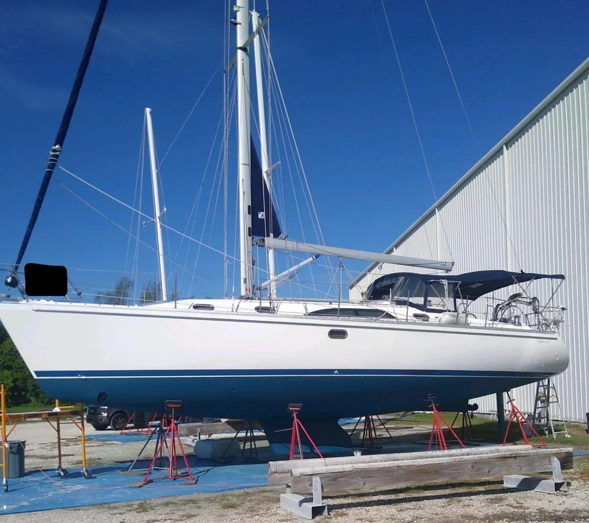 Catalina Yachts 445 2010 boat specs