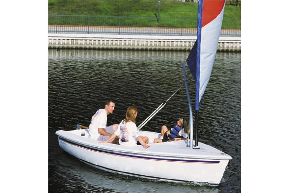 Catalina Yachts Expo 14.2 2022 boat specs