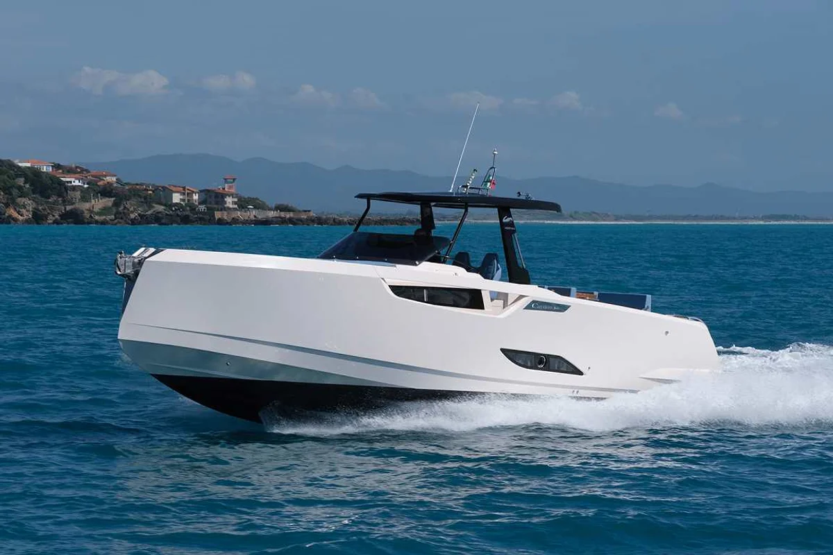 Cayman Yachts 400WA Walk Around 2021 boat specs