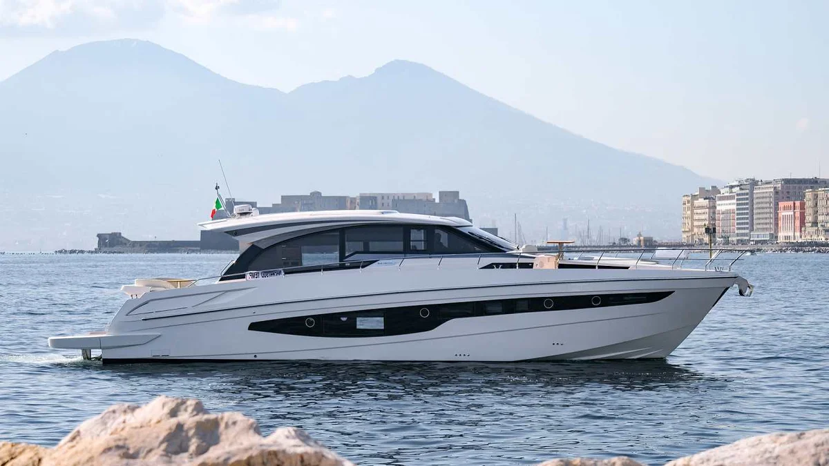 Cayman Yachts S600 Sport 2023 boat specs