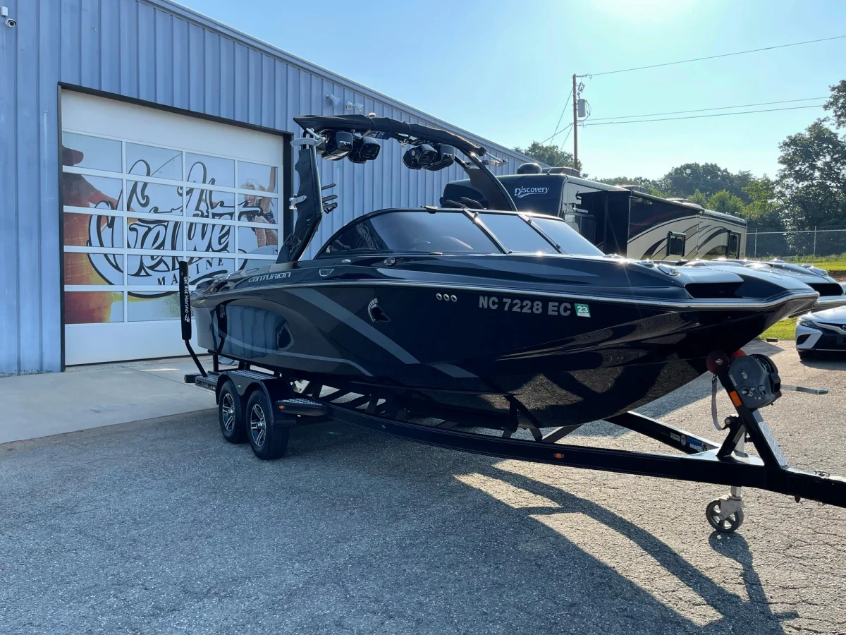 Enzo FS33 Boat Specs