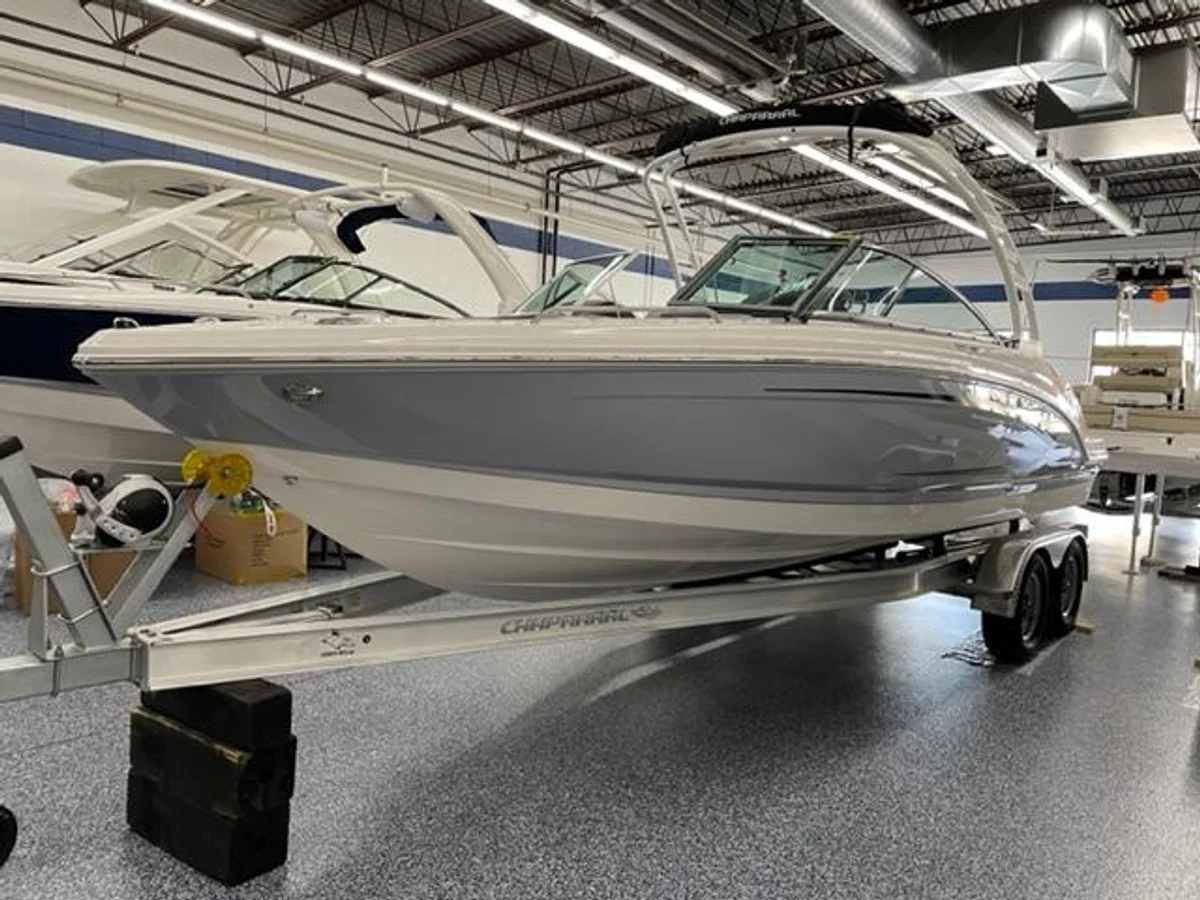 Chaparral Boats 23 SSi OB 2021 boat specs