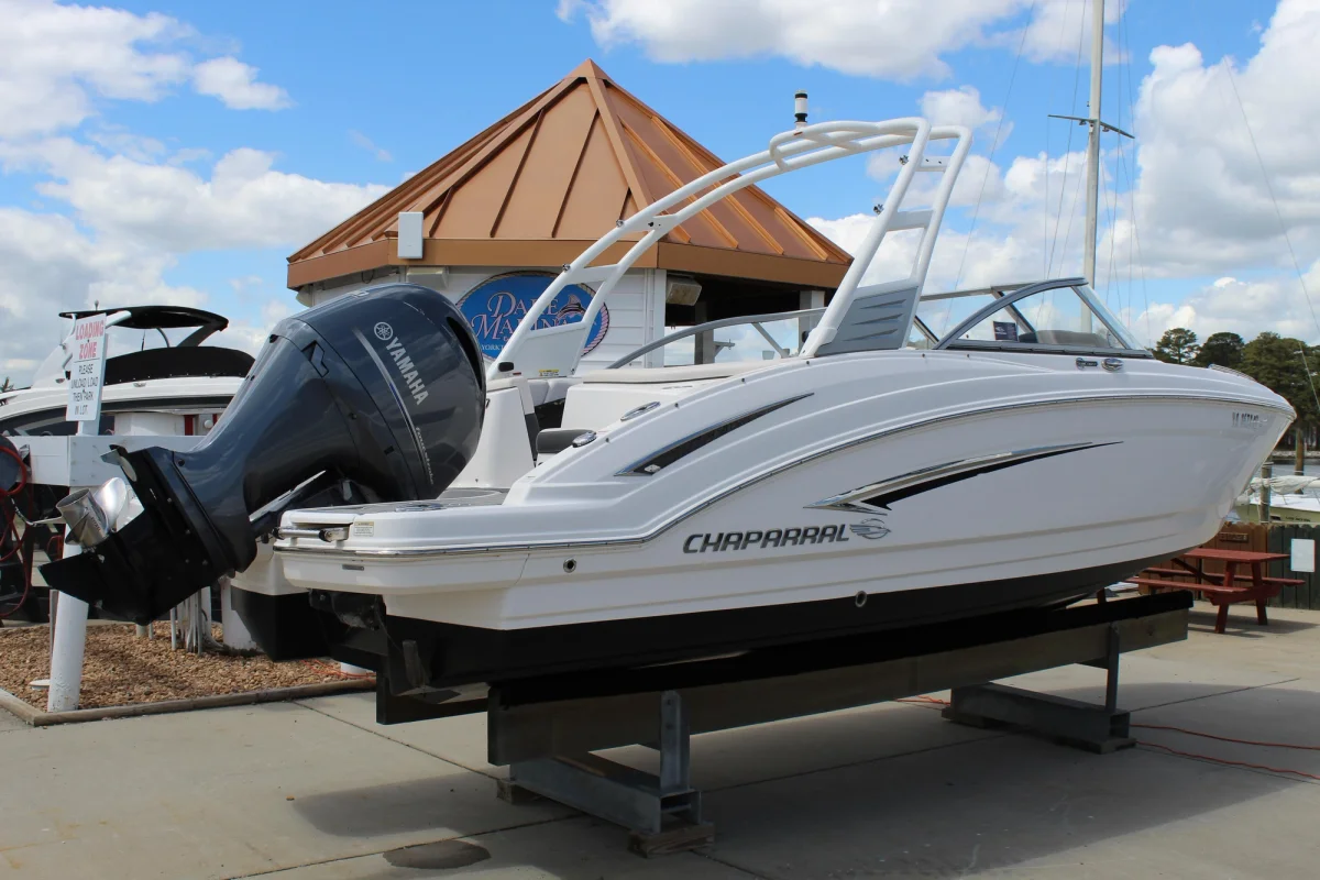 230 SC Boat Specs