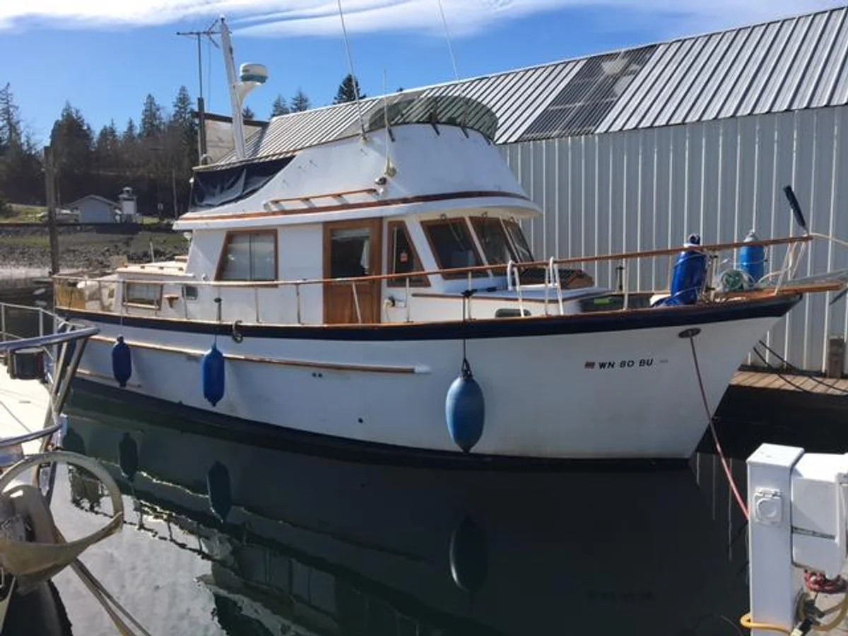 CHB Yachts Aft Cabin Trawler 1979 boat specs