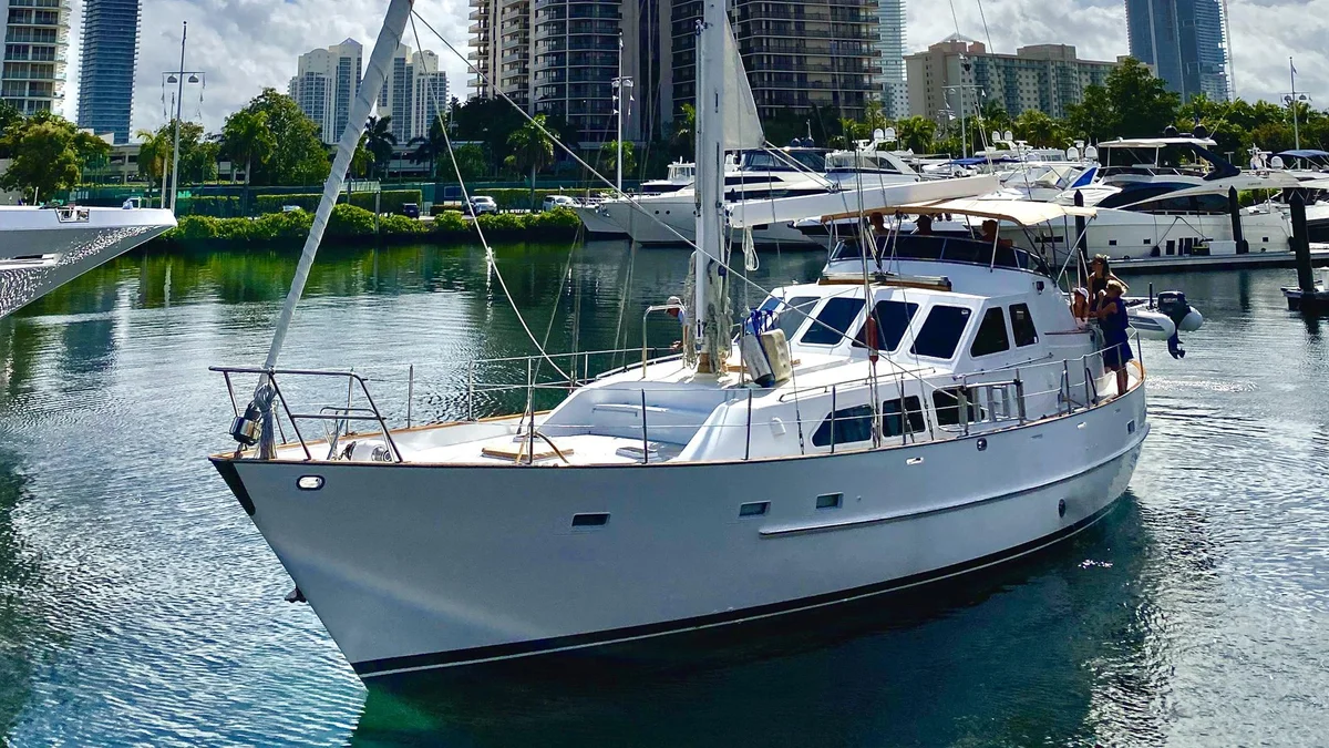 Cheoy Lee Cutter 1990 boat specs