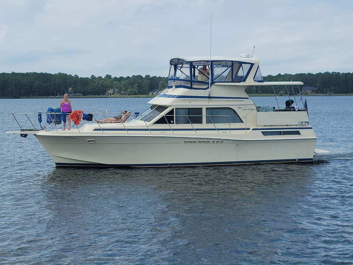 Chris-Craft Catalina 426 1988 boat specs