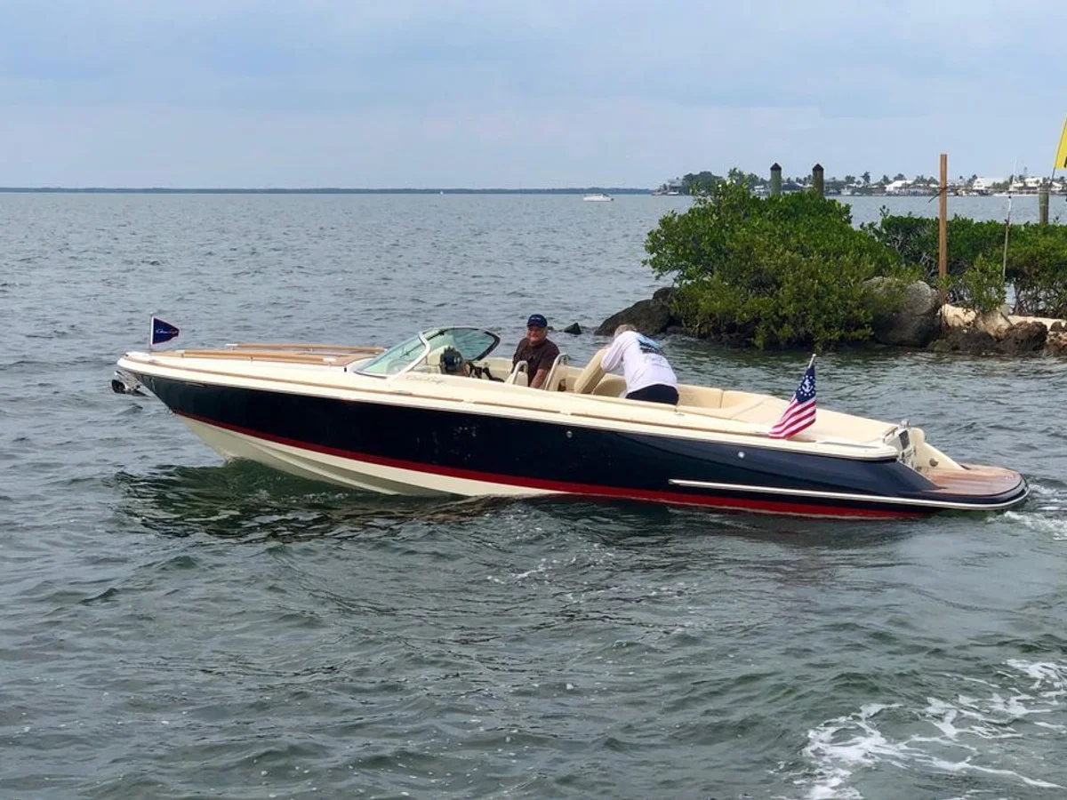 Chris-Craft Corsair 27 2018 boat specs