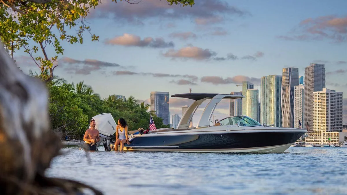 Chris-Craft Launch 25 GT 2019 boat specs