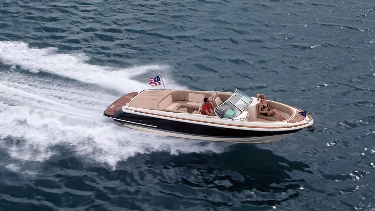 Chris-Craft Launch 27 2017 boat specs