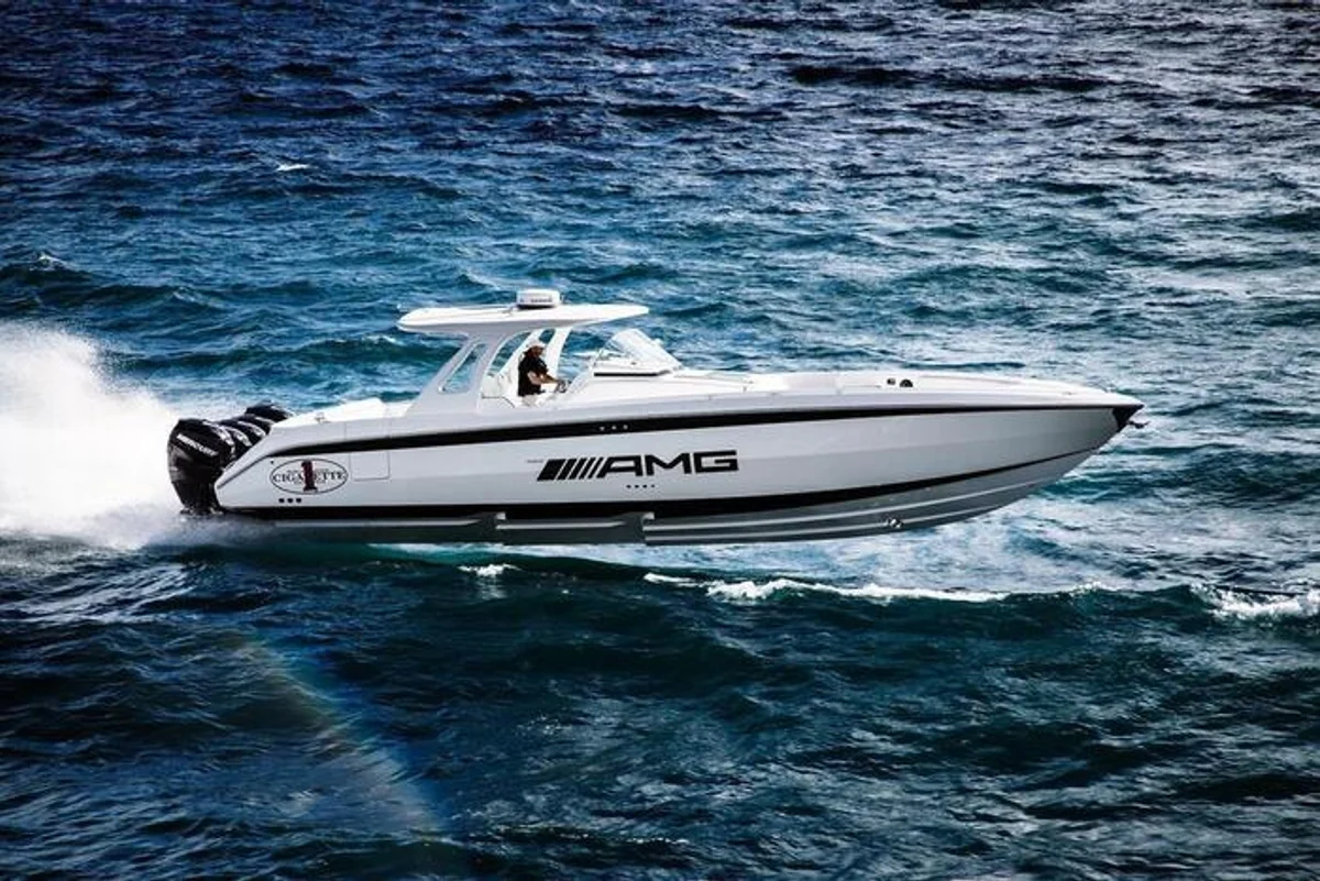 42 Huntress 2250 HP Boat Specs