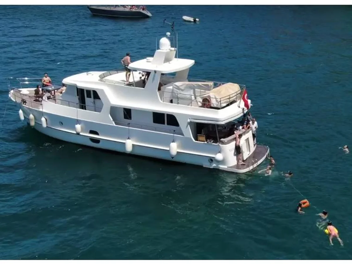 CMB Yachts Trawler 2010 boat specs