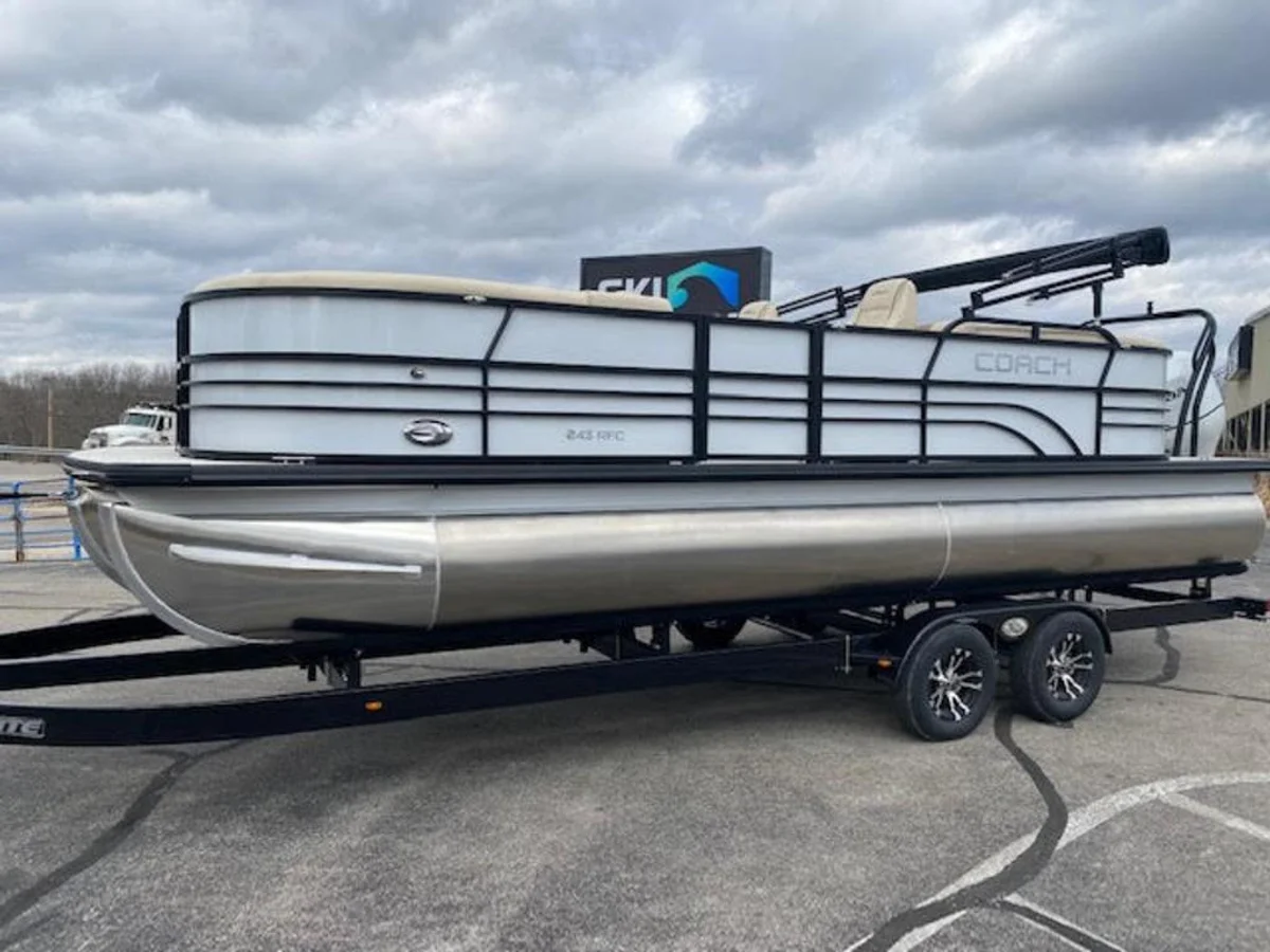 Coach Pontoons 243 RFC 2022 boat specs