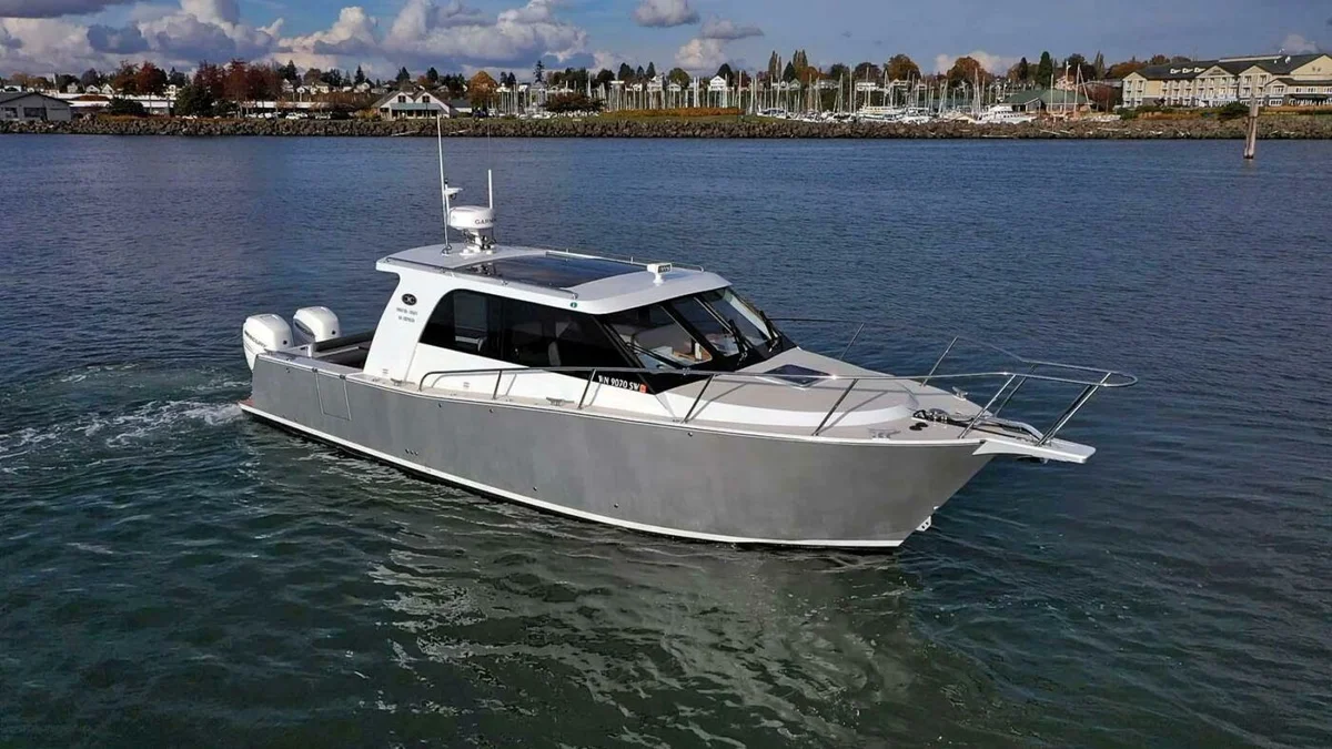 Coastal Craft 33 Express 2022 boat specs