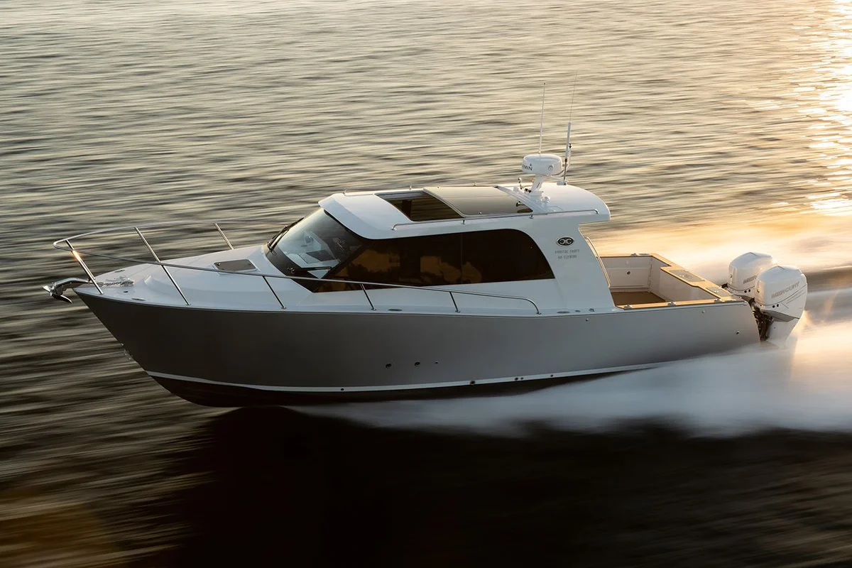 Coastal Craft 33 ExpressFish 2020 boat specs