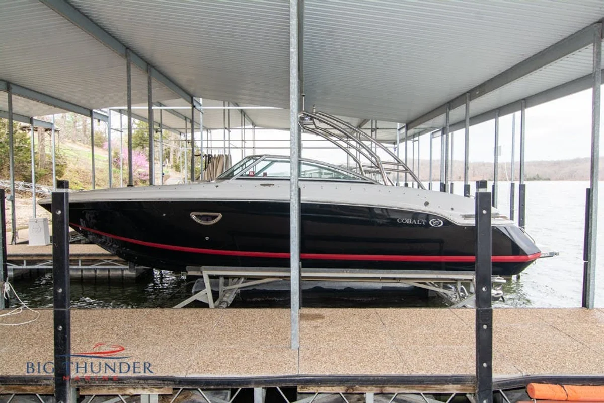 Cobalt Boats 276 2012 boat specs