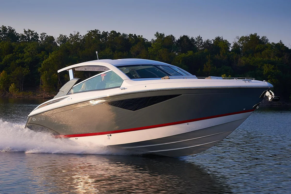 Cobalt Boats A36 2022 boat specs